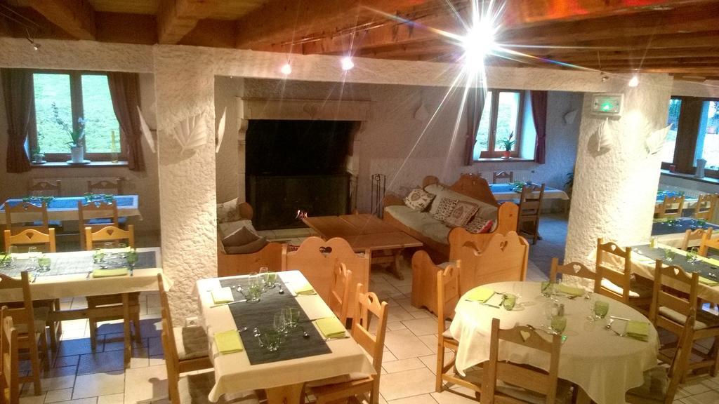 Domaine De La Sapiniere Hotel Thorens-Glières Екстериор снимка